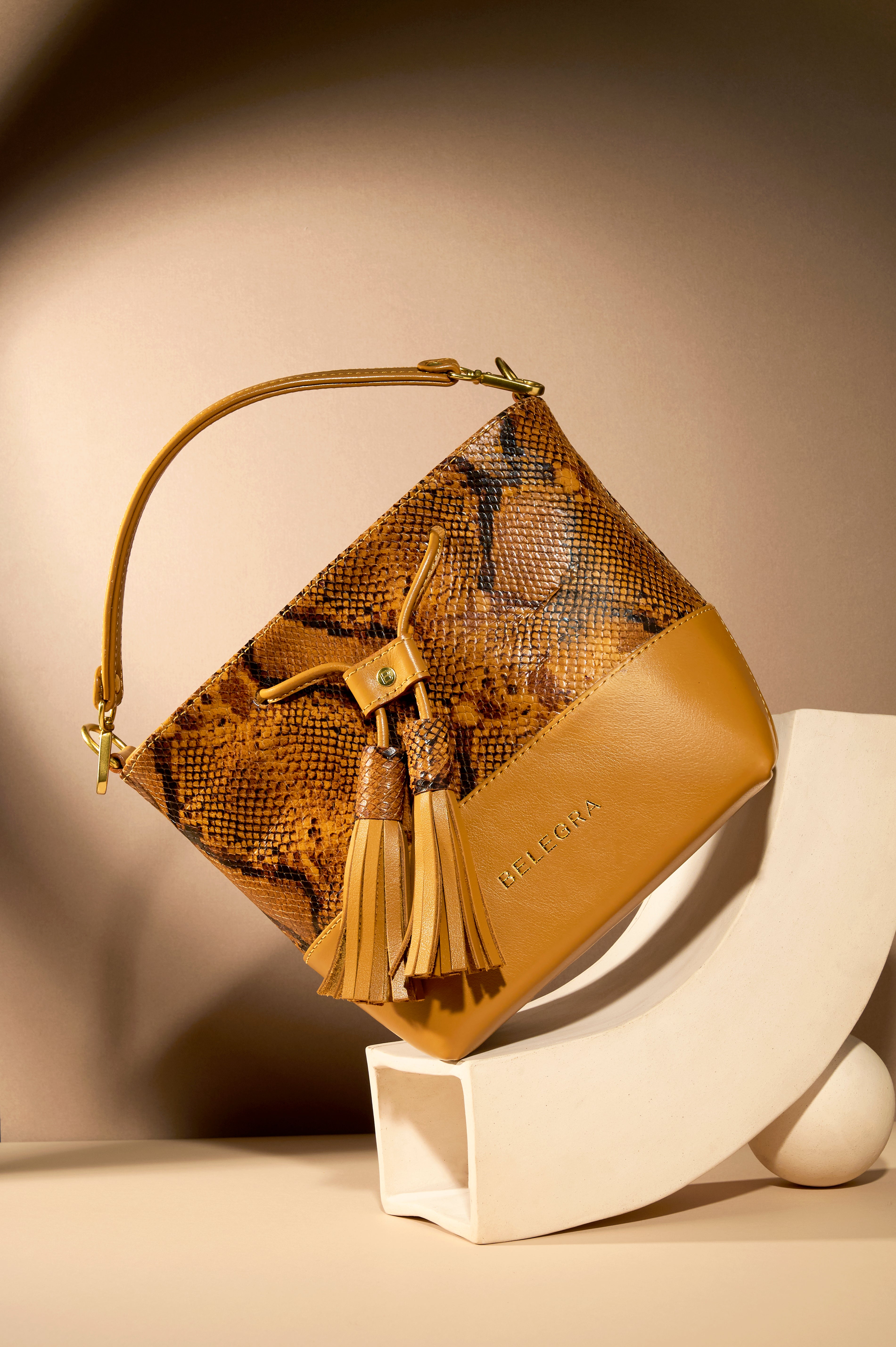 Mara Bucket: Snake Print & Tan