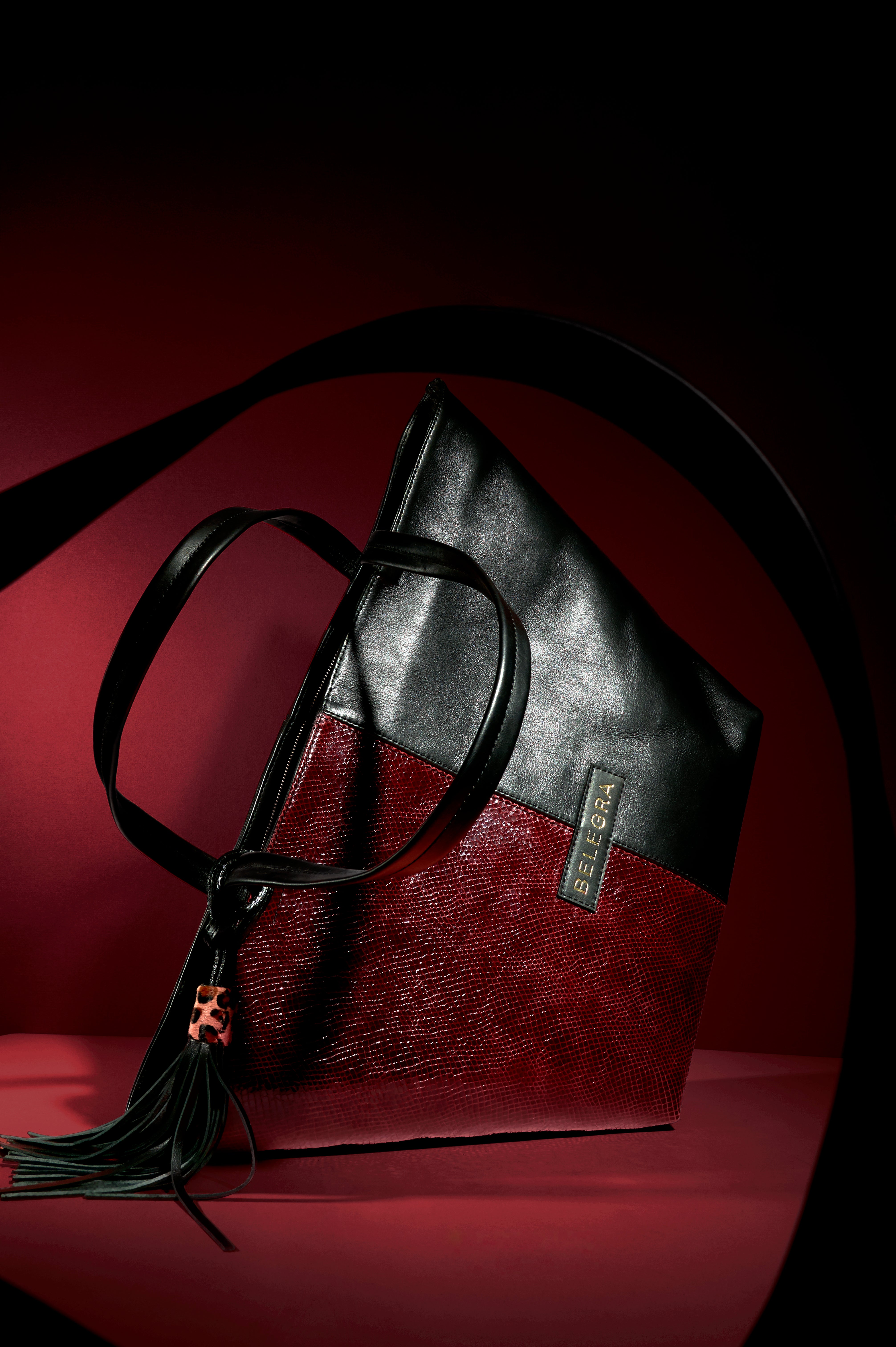 Amara Tote: Black & Deep Red Lizard Print