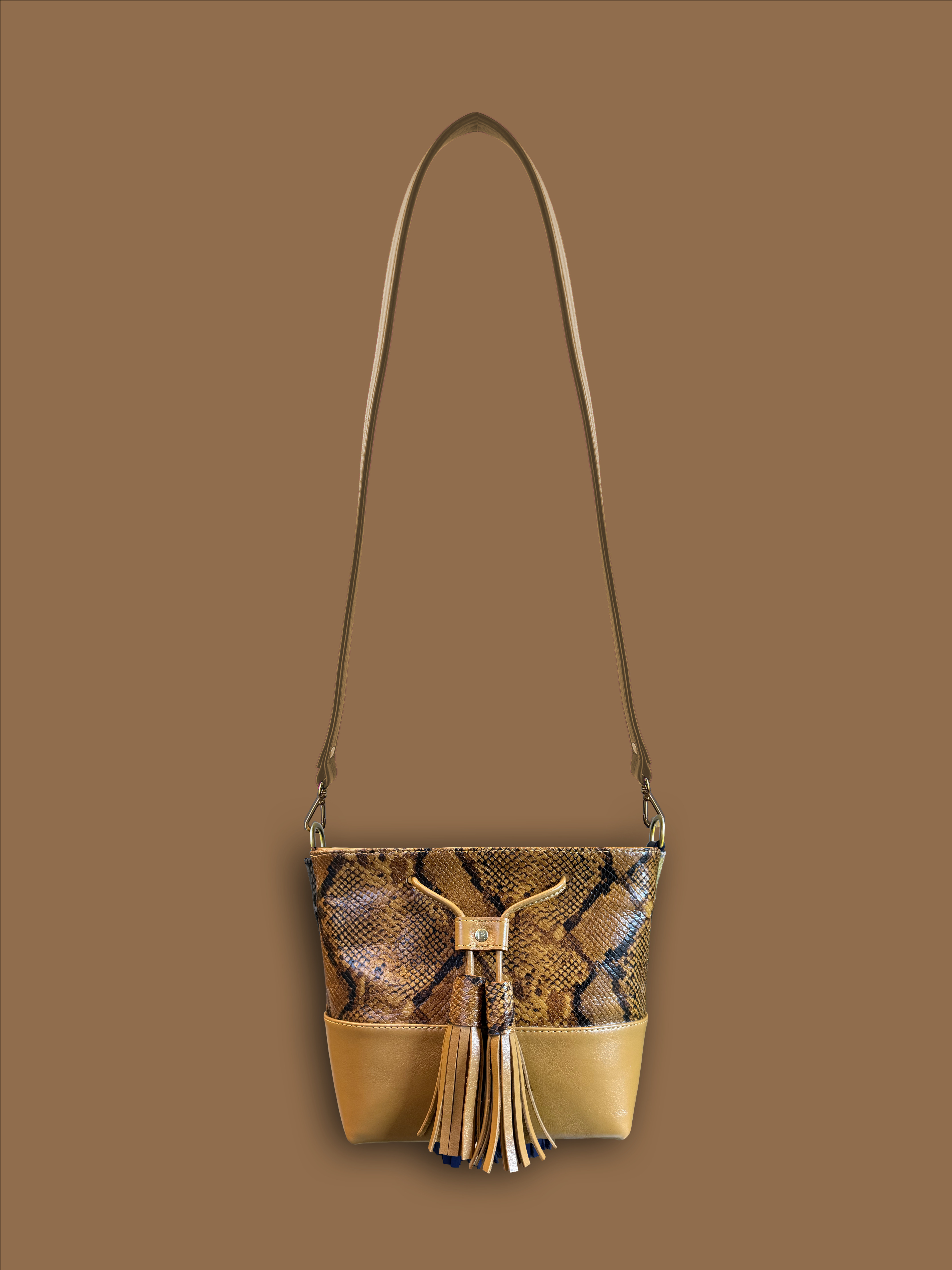 Mara Bucket: Snake Print & Tan